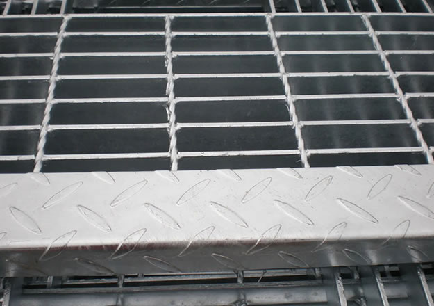 Galvanized steel grating Stair Nosing