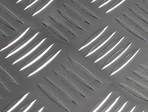 5 Bar Alum Checkered Plate Used as Ceilings and Wall Panels
